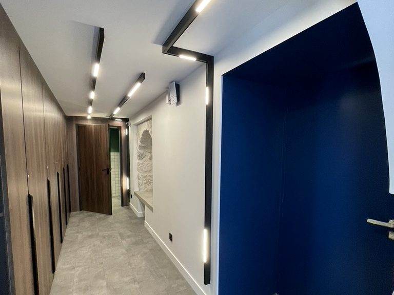 Électricien Easy Electric en intervention