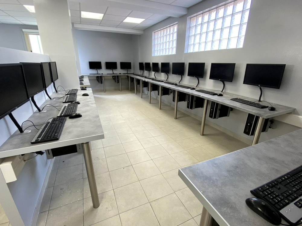 Salle informatique d’une école privée